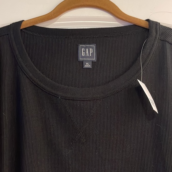 Gap XL long sleeve black light thermal NWT - Picture 3 of 5